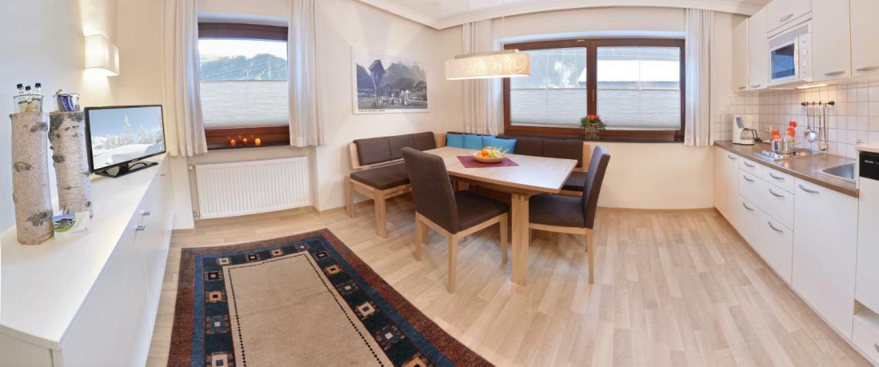 Gaestehaus Oblasser Mayrhofen Exteriör bild